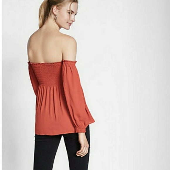 Express of the shoulder shirt - Picture 2 of 5